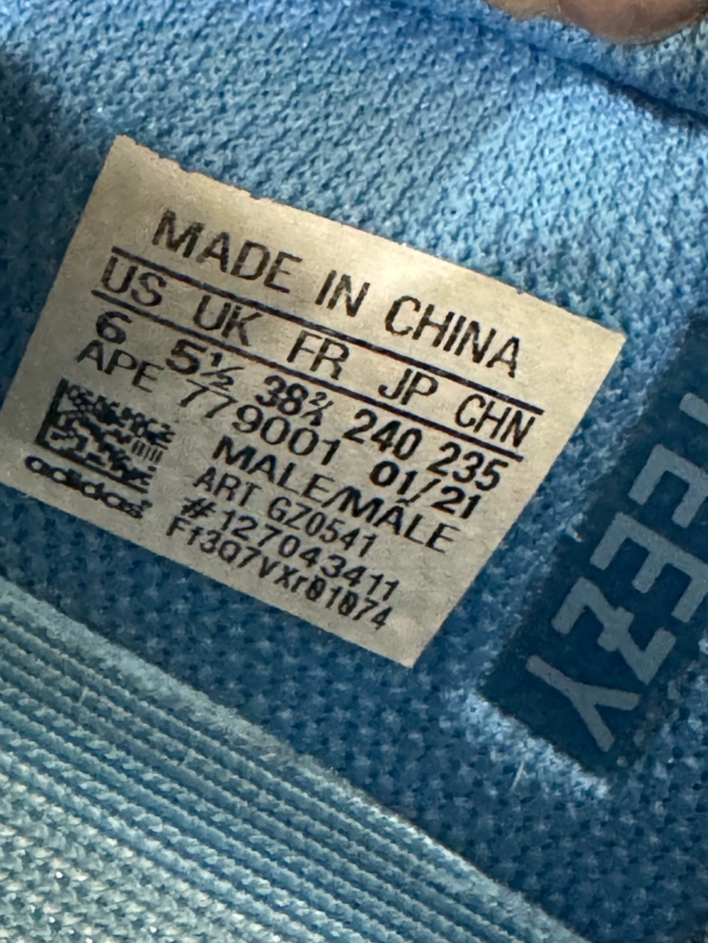 Size 6/7.5 Wmns- Yeezy 700 Bright Blue - Picture 6 of 6